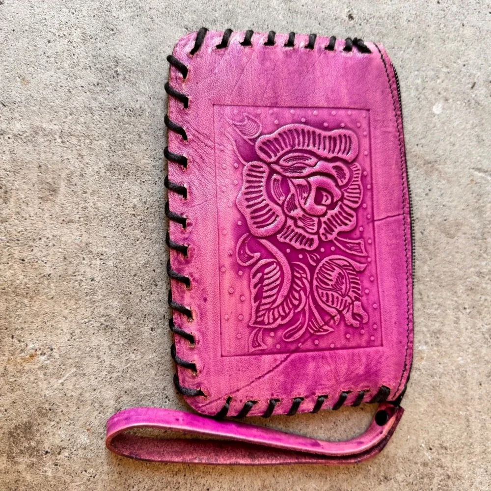 Hand Tooled COTIJA‎ MICHOACAN Signed Leather Clutch Mexican Wallet Pink Wristlet